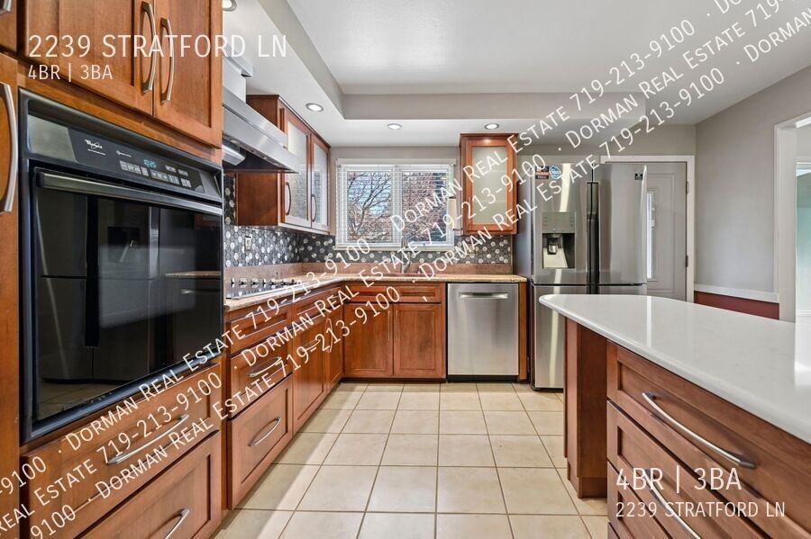 2239 Stratford Ln - Photo 7 of 25