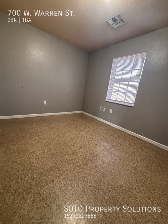 700 Warren St - Photo 5 of 11