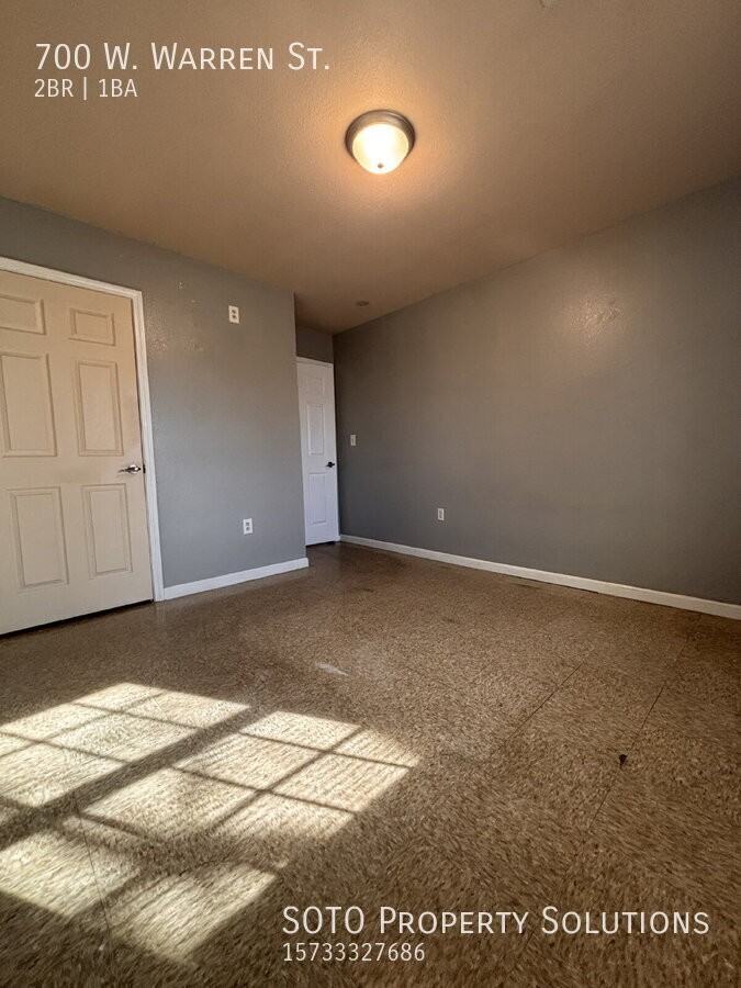 700 Warren St - Photo 6 of 11