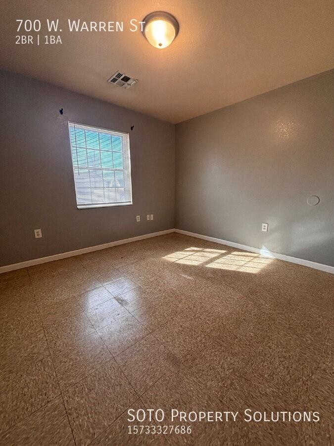 700 Warren St - Photo 7 of 11