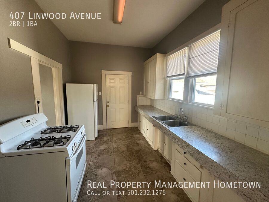 407 Linwood Ave - Photo 5 of 9