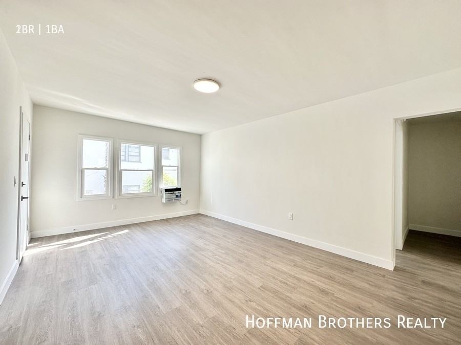 1247 S Dunsmuir Ave #1 - Photo 4 of 11