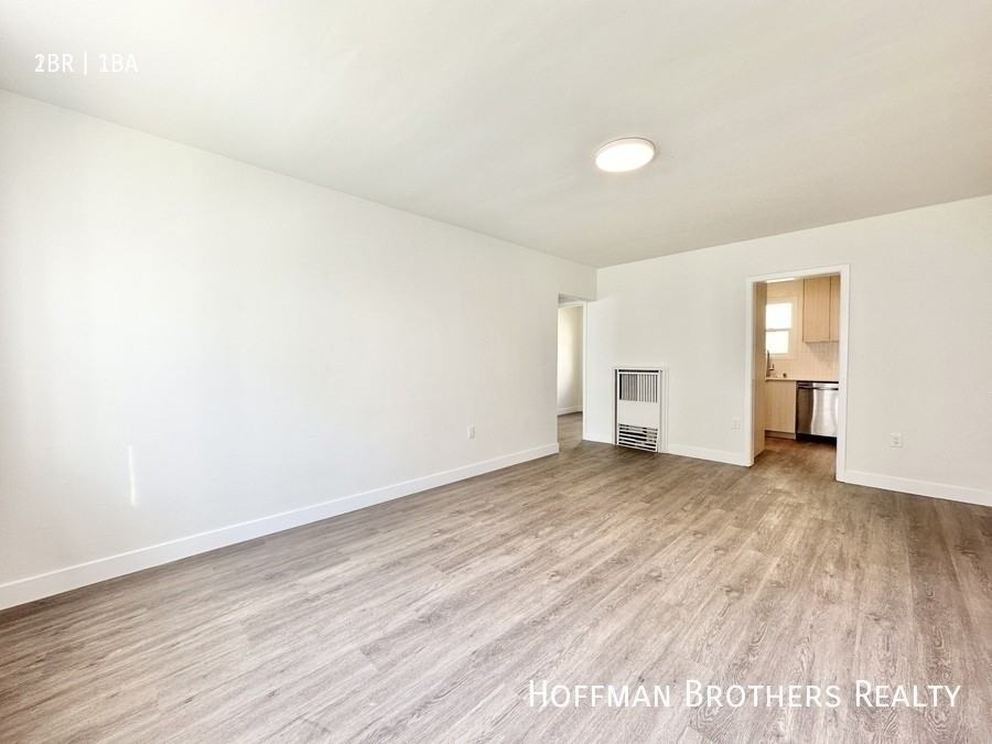 1247 S Dunsmuir Ave #1 - Photo 5 of 11