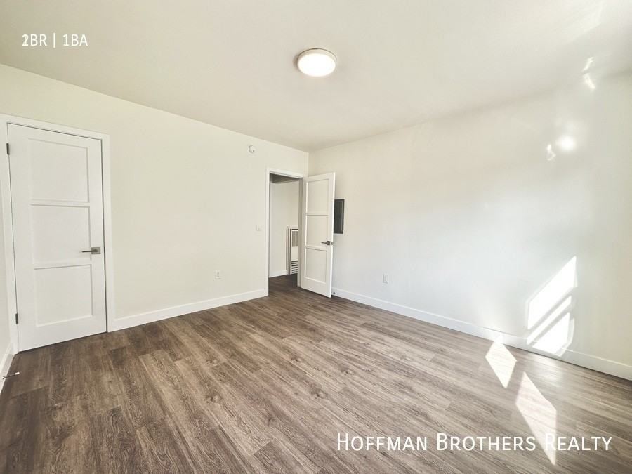 1247 S Dunsmuir Ave #1 - Photo 7 of 11