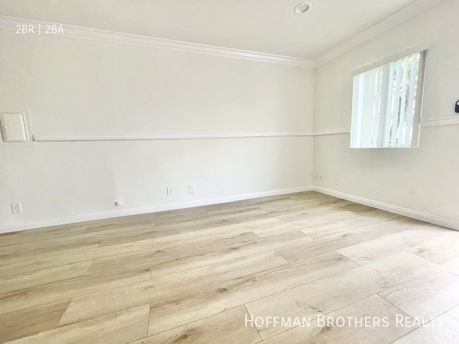 6062 Fulton Ave #10 - Photo 3 of 12