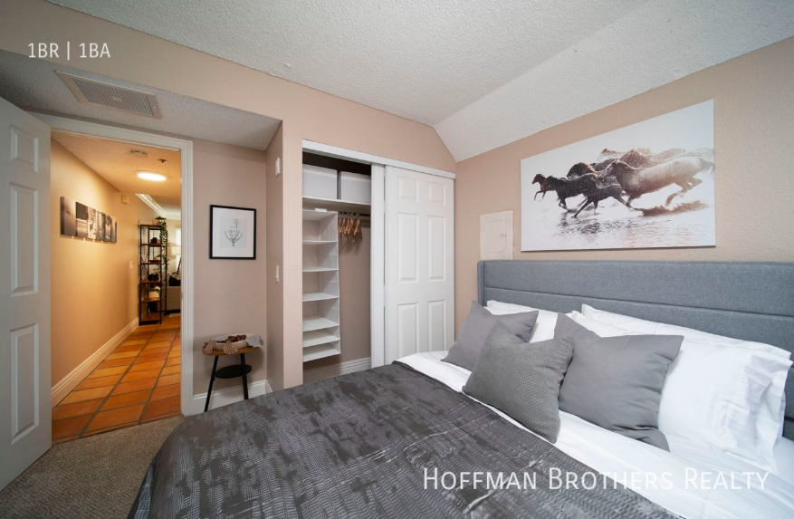 229 16th St #313 - Photo 5 of 8