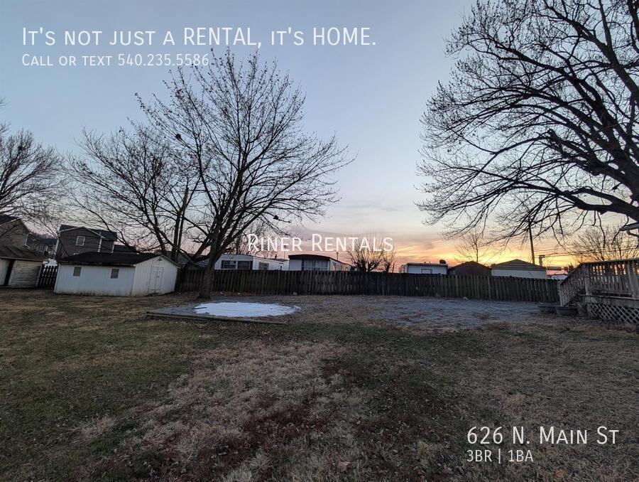 626 N Main St - Photo 3 of 29