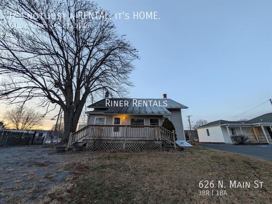 626 N Main St - Photo 4 of 29