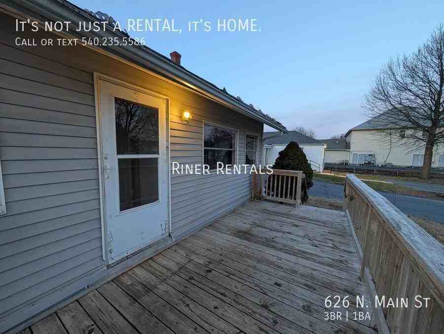 626 N Main St - Photo 5 of 29