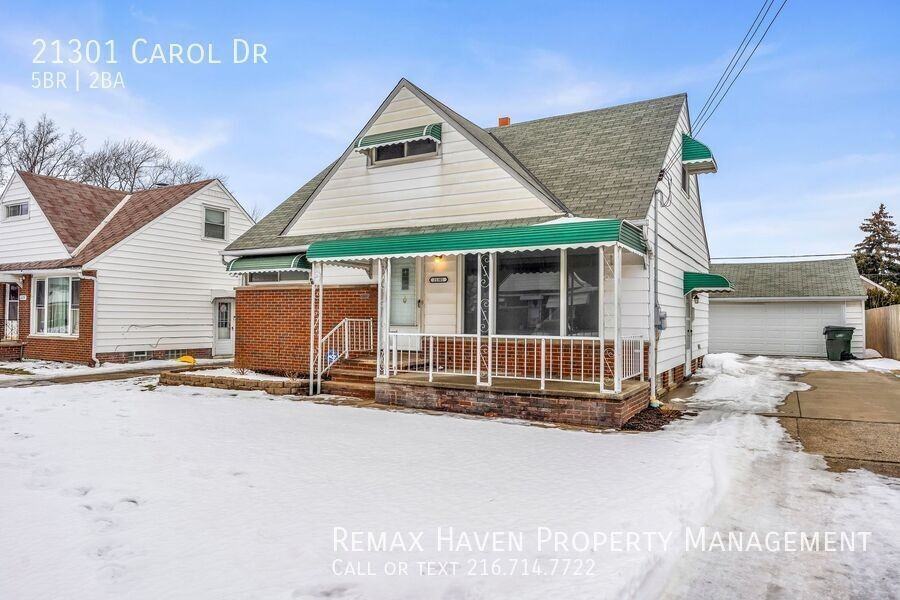 21301 Carol Dr - Photo 2 of 37