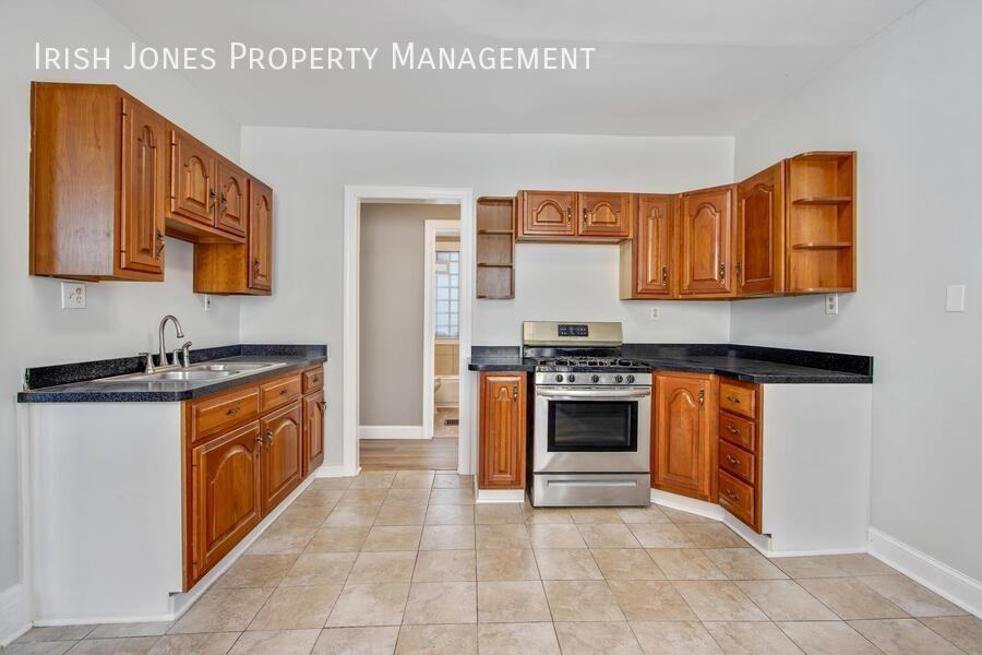 324 West Ave #1 - Photo 3 of 17