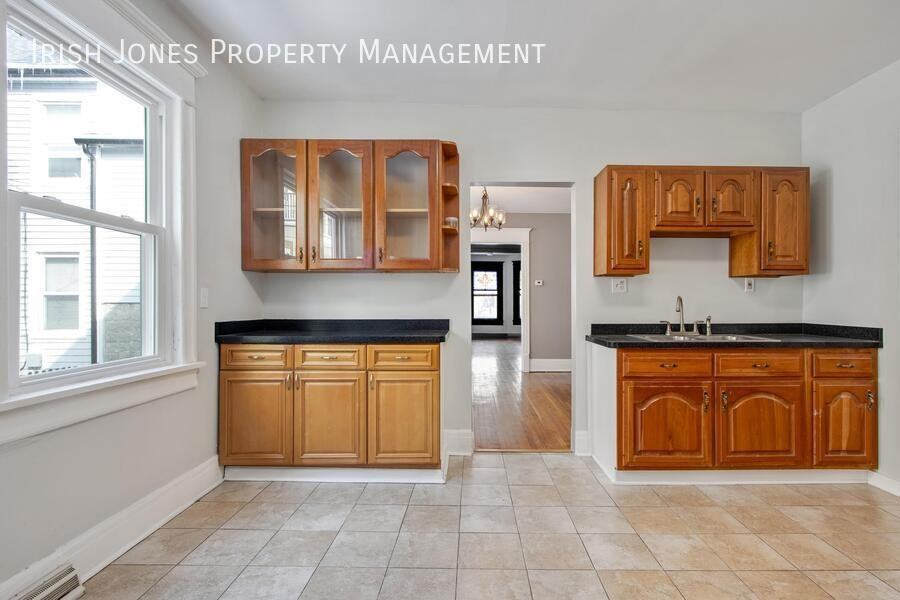 324 West Ave #1 - Photo 4 of 17