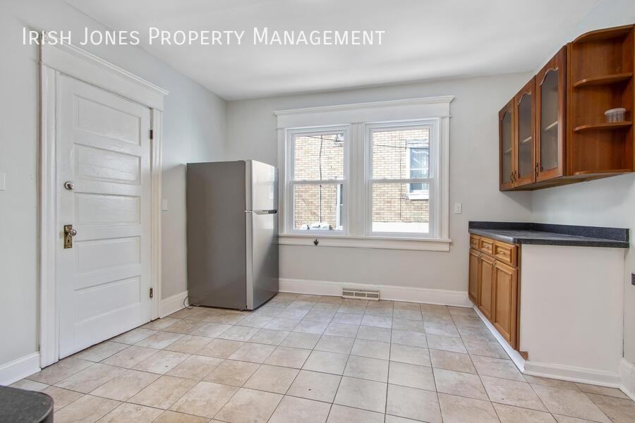 324 West Ave #1 - Photo 5 of 17