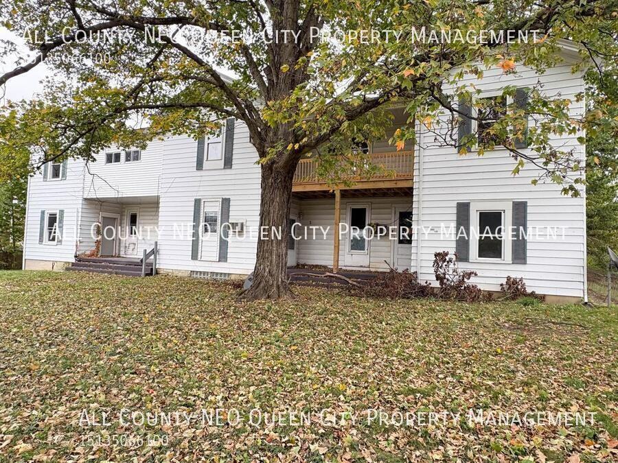 499 S Detroit St #4 - Photo 2 of 13