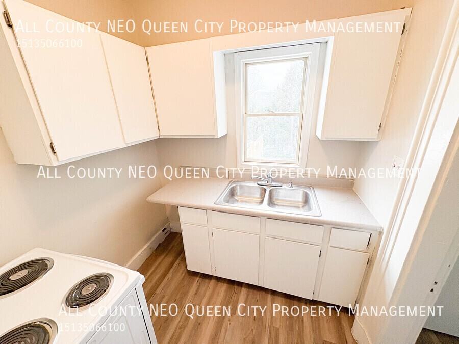 499 S Detroit St #4 - Photo 6 of 13