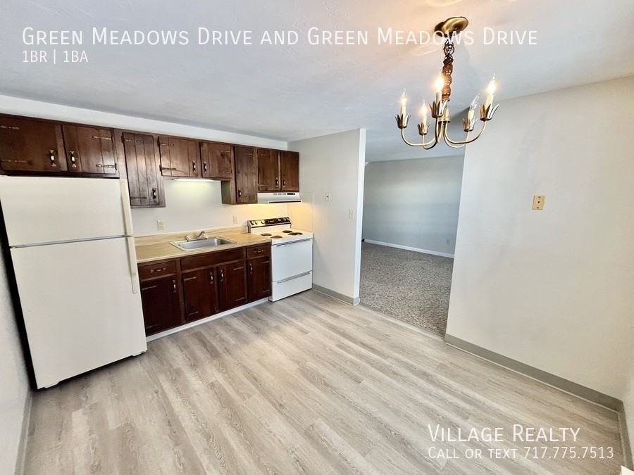 Green Meadows Drive & & Green Meadows Drive #581 - Photo 2 of 50