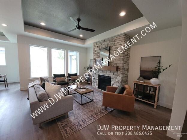 4658 S Hennessy Ave - Photo 3 of 19