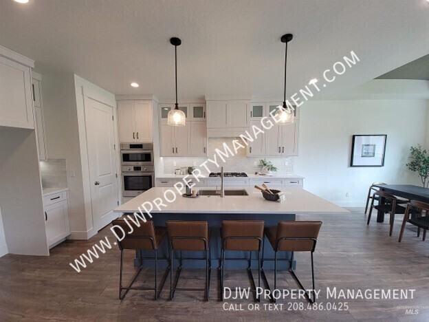 4658 S Hennessy Ave - Photo 4 of 19