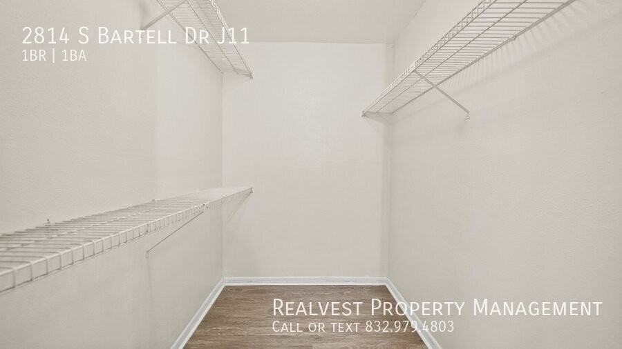 2814 S Bartell Dr Apt J11 - Photo 7 of 9