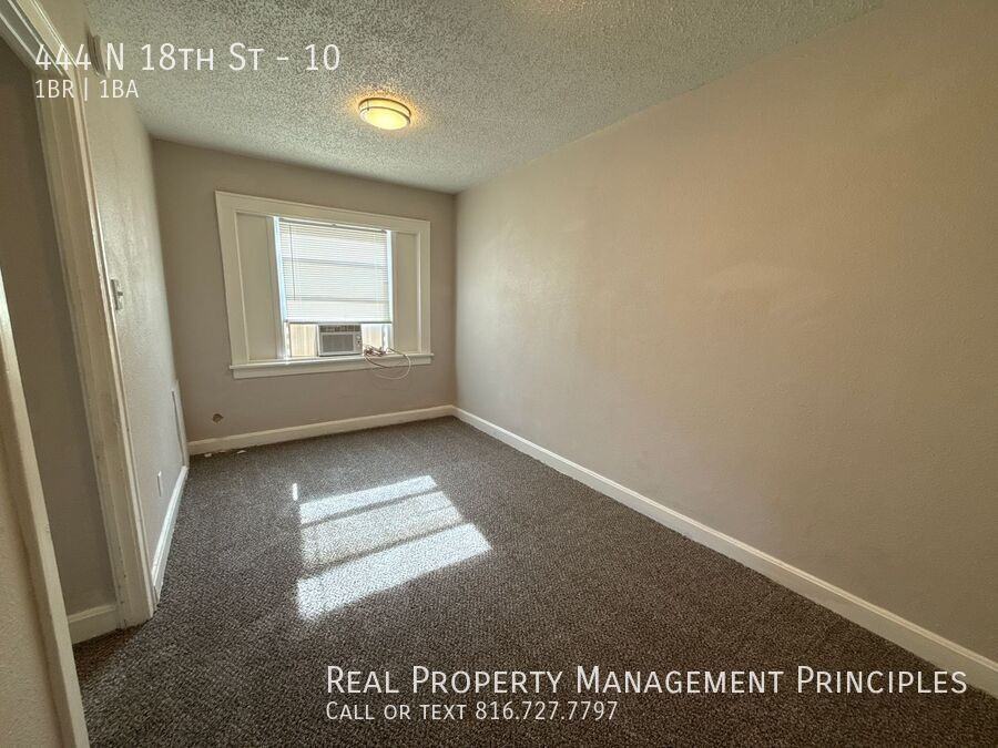444 N 18th St #10 - Photo 6 of 7