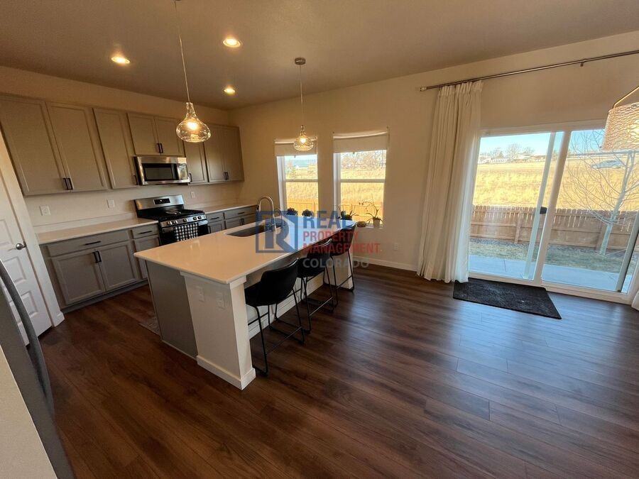 2069 Angus St - Photo 3 of 21