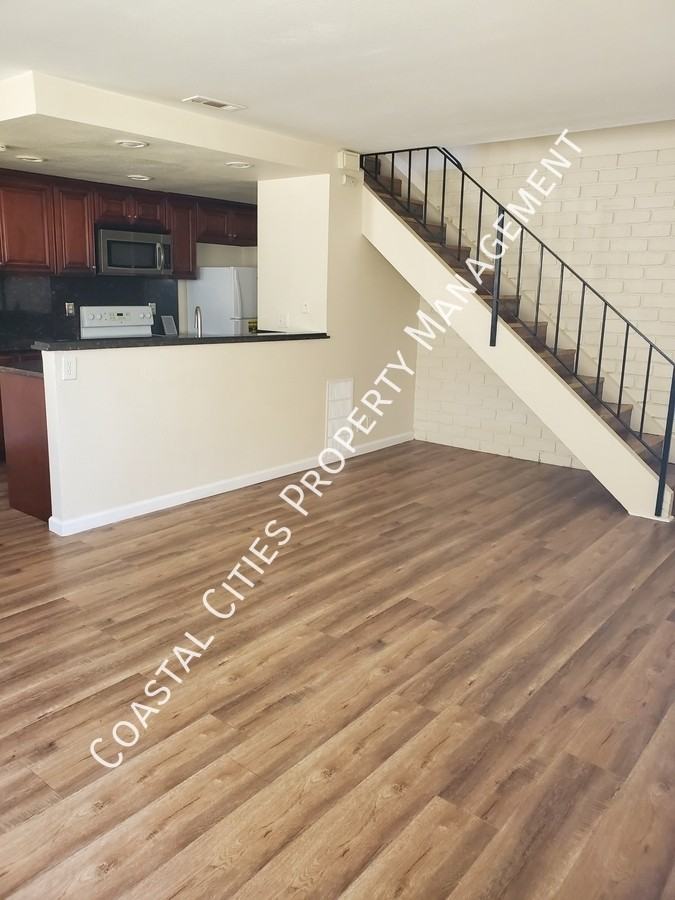 2429 College Ln #1 - Photo 3 of 31