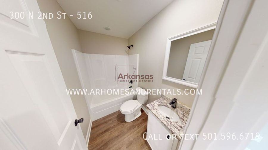 300 N 2nd St #516 - Photo 6 of 7