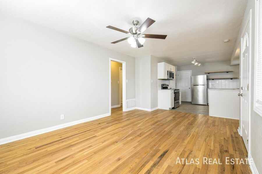 1131 Geneva St - Photo 3 of 21