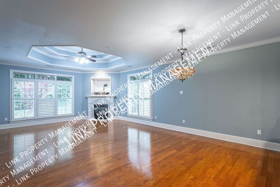 7655 Lenox Trace Dr - Photo 4 of 50