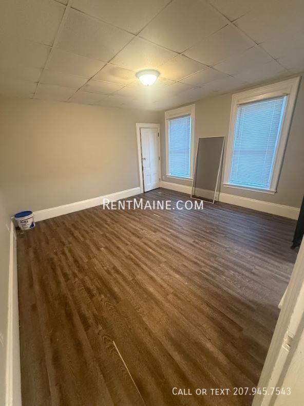 21 Webster Ave #8 - Photo 6 of 9