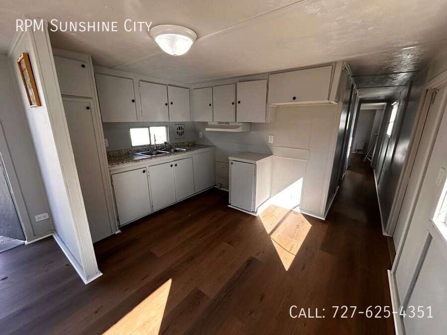 710 S 50th St #9 - Photo 4 of 7