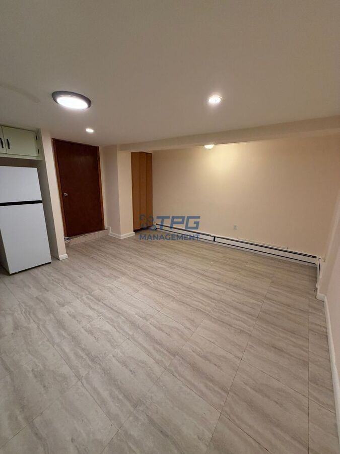 565-567 4th St #BS - Photo 2 of 10