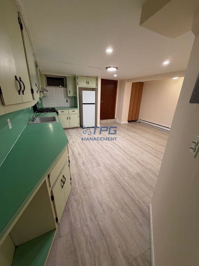 565-567 4th St #BS - Photo 3 of 10