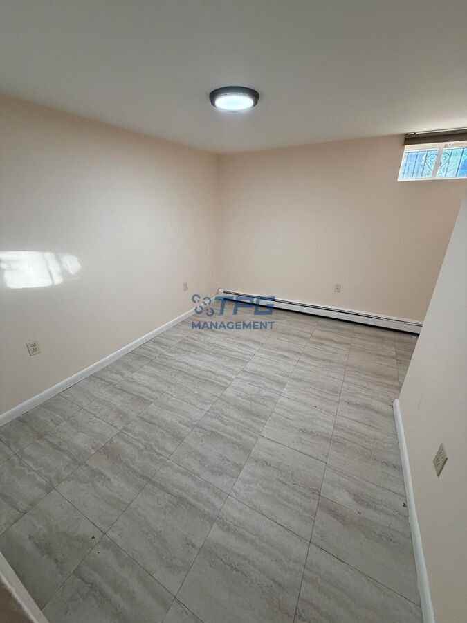 565-567 4th St #BS - Photo 5 of 10