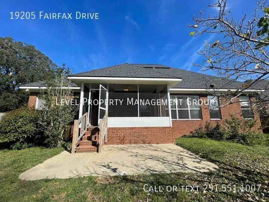 19205 Fairfax Dr - Photo 2 of 44