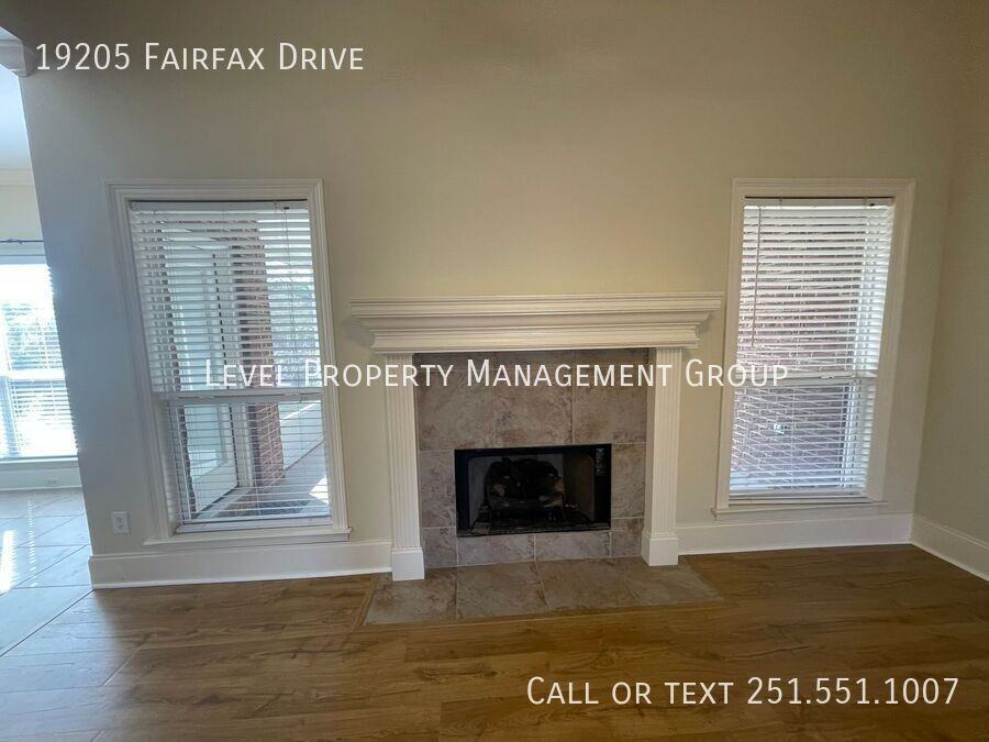 19205 Fairfax Dr - Photo 6 of 44