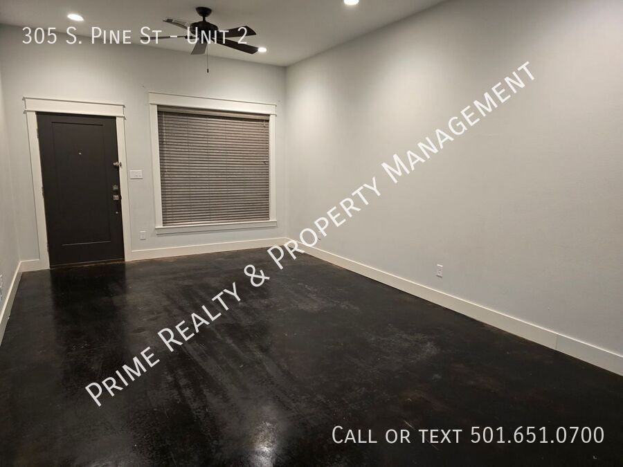 305 S Pine St #2 - Photo 2 of 10