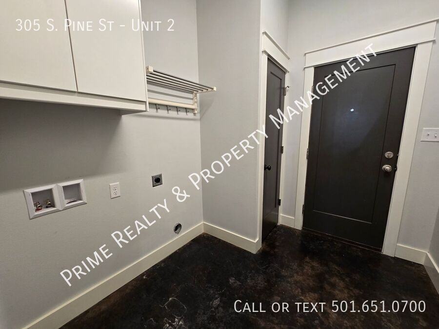 305 S Pine St #2 - Photo 7 of 10