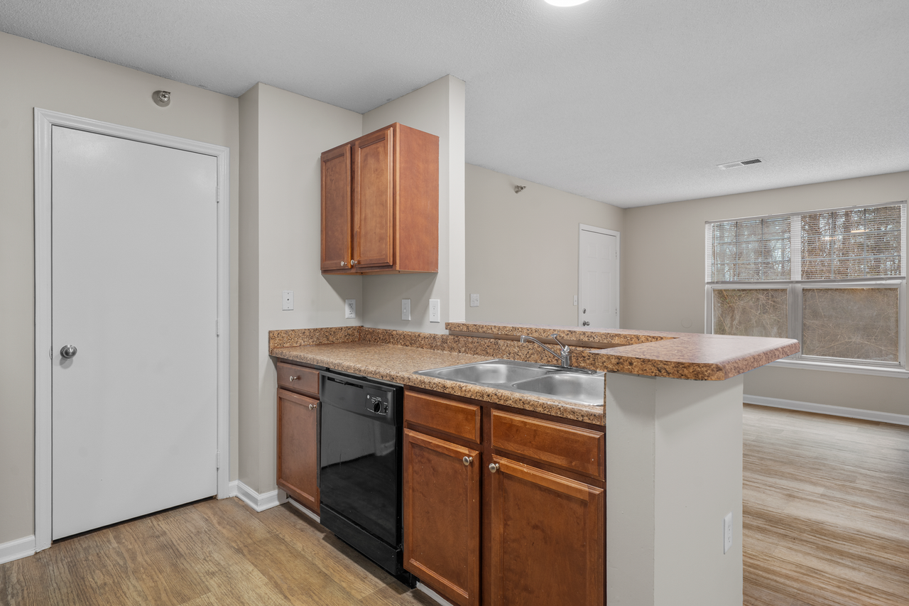 2411 Hill St #202 - Photo 7 of 30