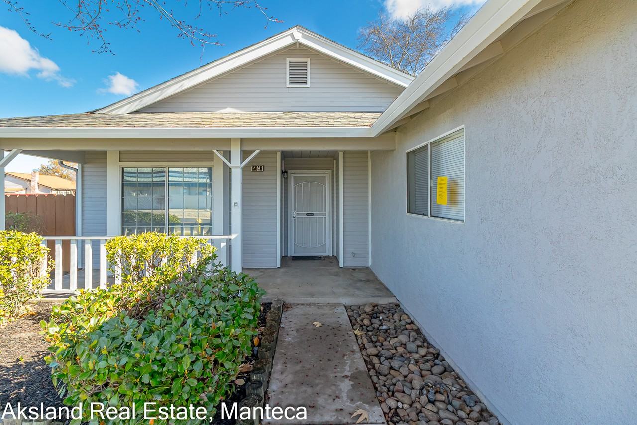 15046 Cambridge Dr #1 - Photo 3 of 17