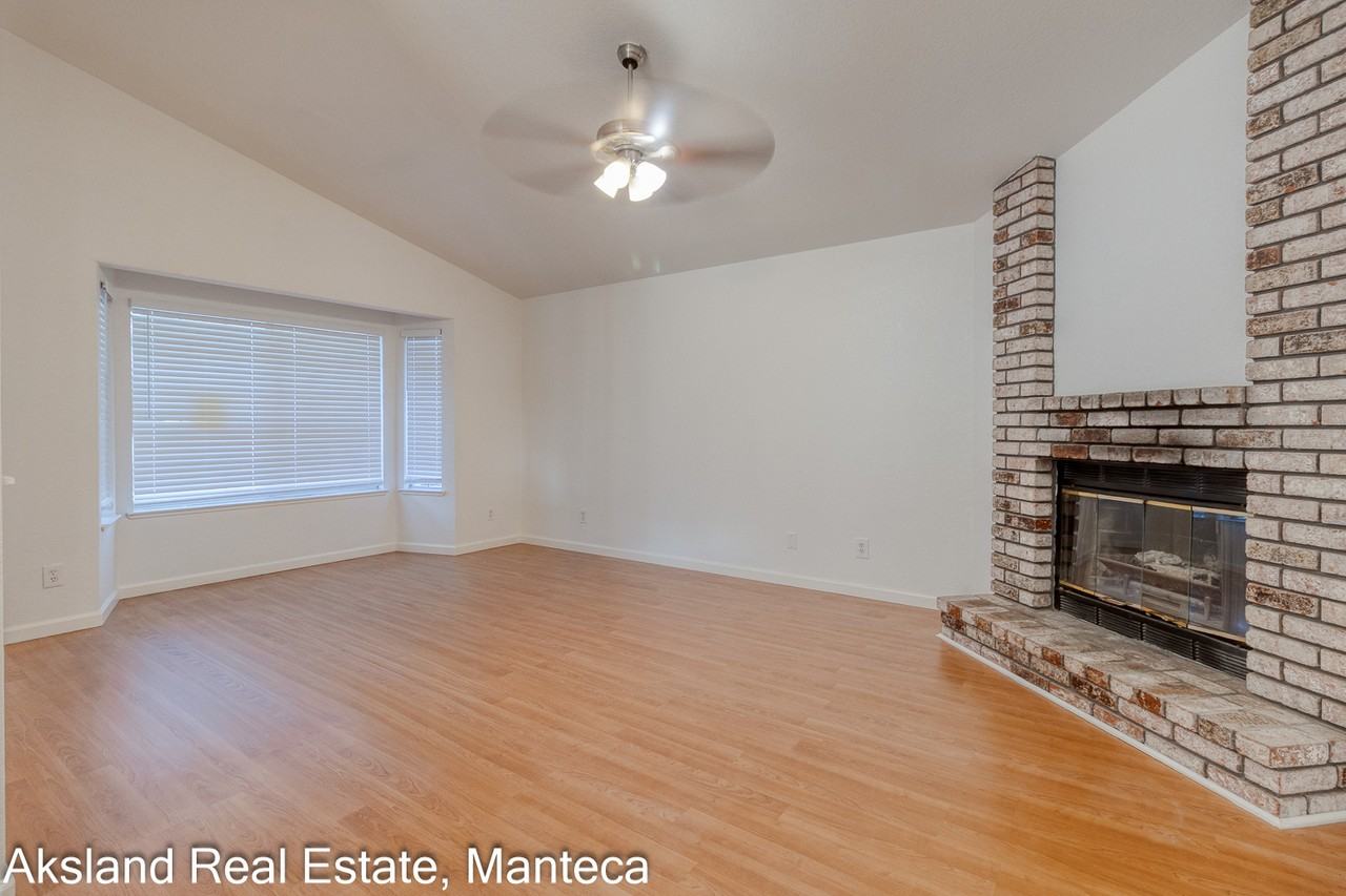 15046 Cambridge Dr #1 - Photo 6 of 17