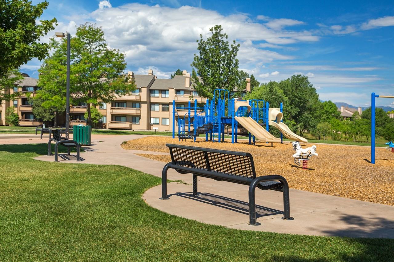 Western Terrace Apartments - Photo 4 of 20