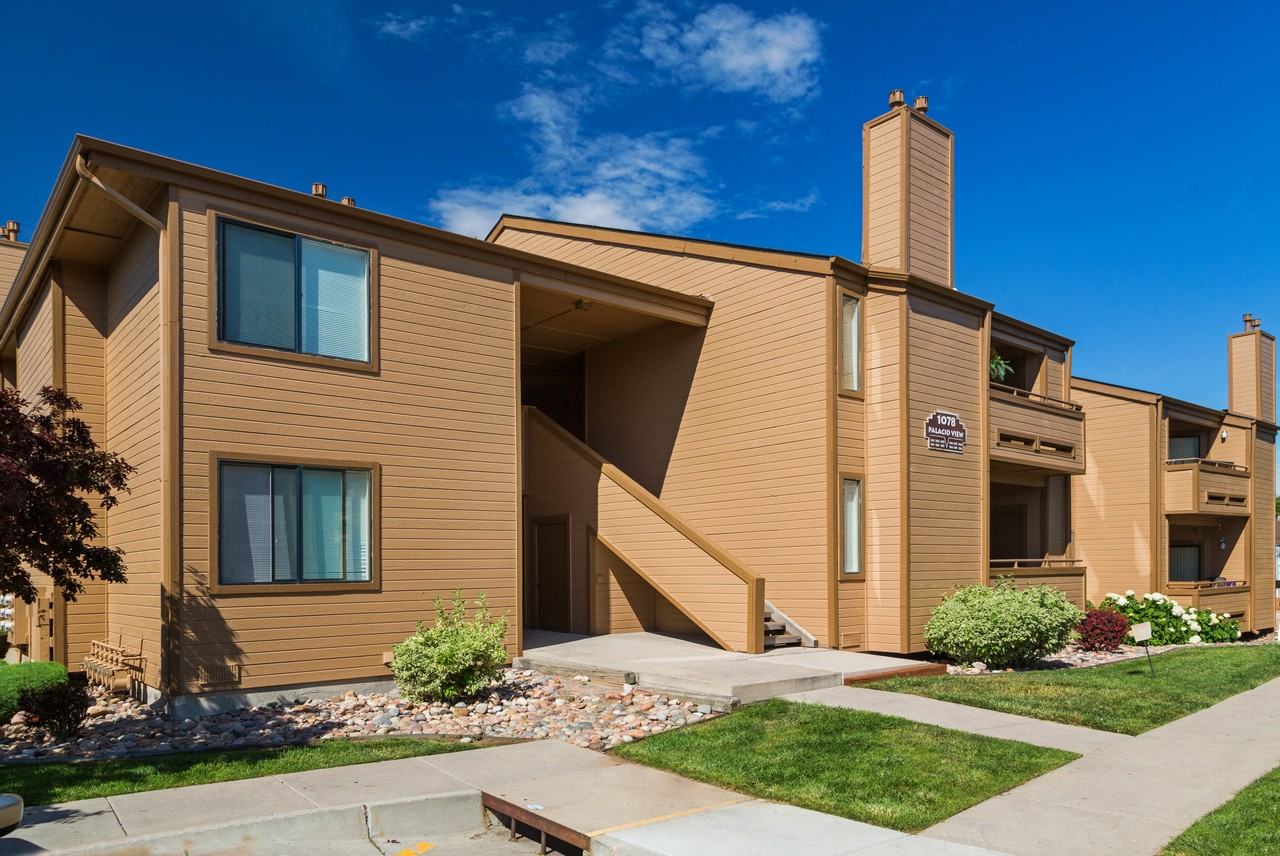 Western Terrace Apartments - Photo 5 of 20