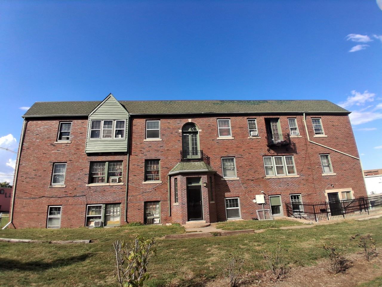 210 N Walnut St Apt 102