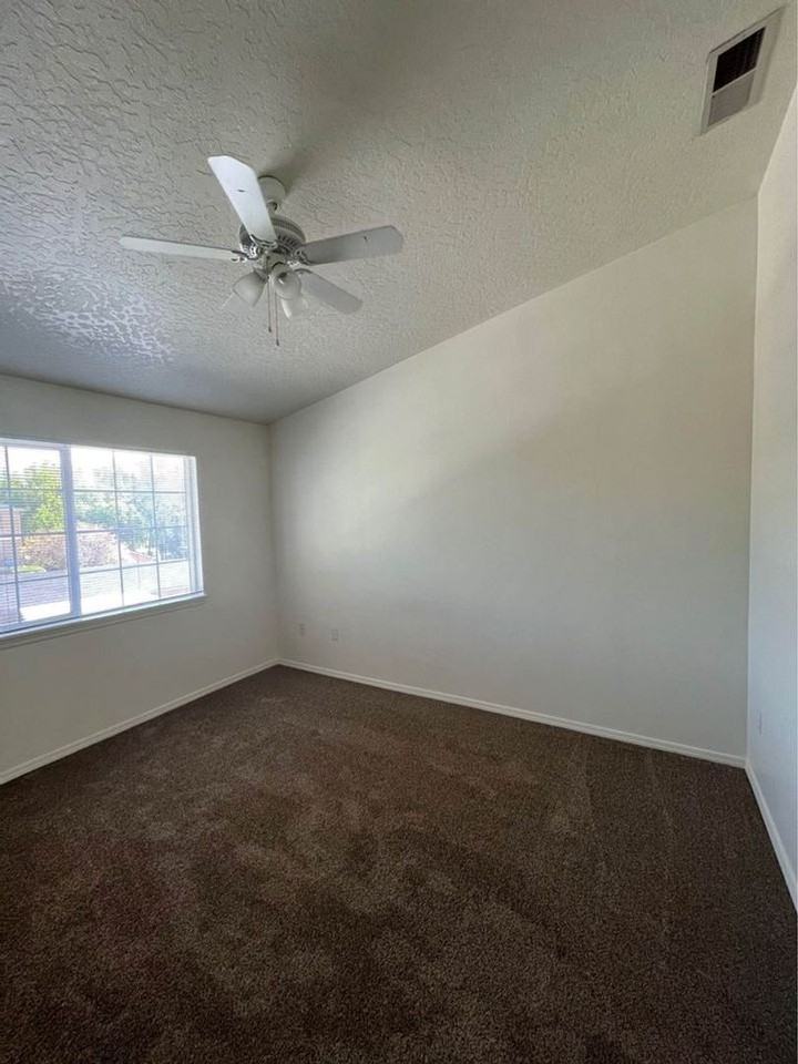 2320 Sunnybrook Dr #102 - Photo 7 of 22