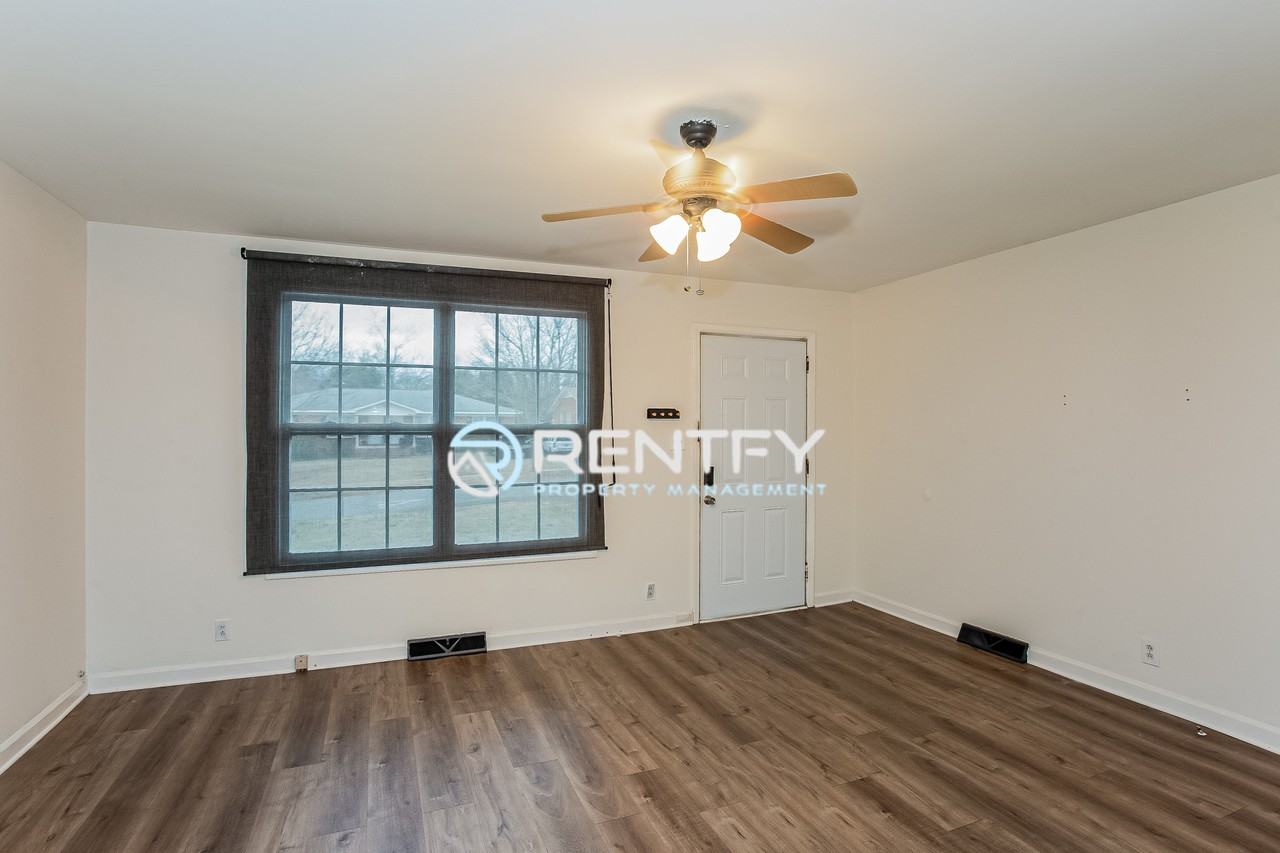 3700 Driftwood Dr #1 - Photo 3 of 13