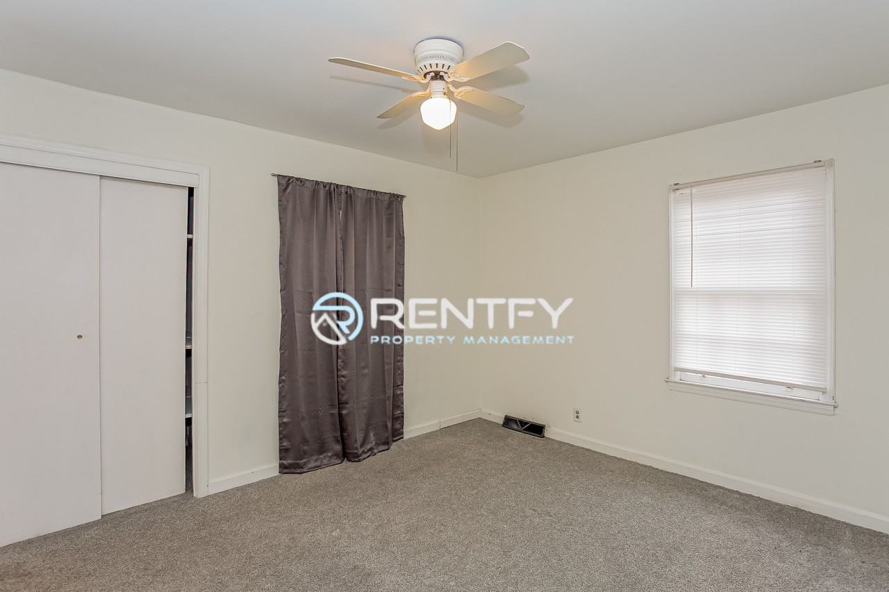 3700 Driftwood Dr #1 - Photo 7 of 13