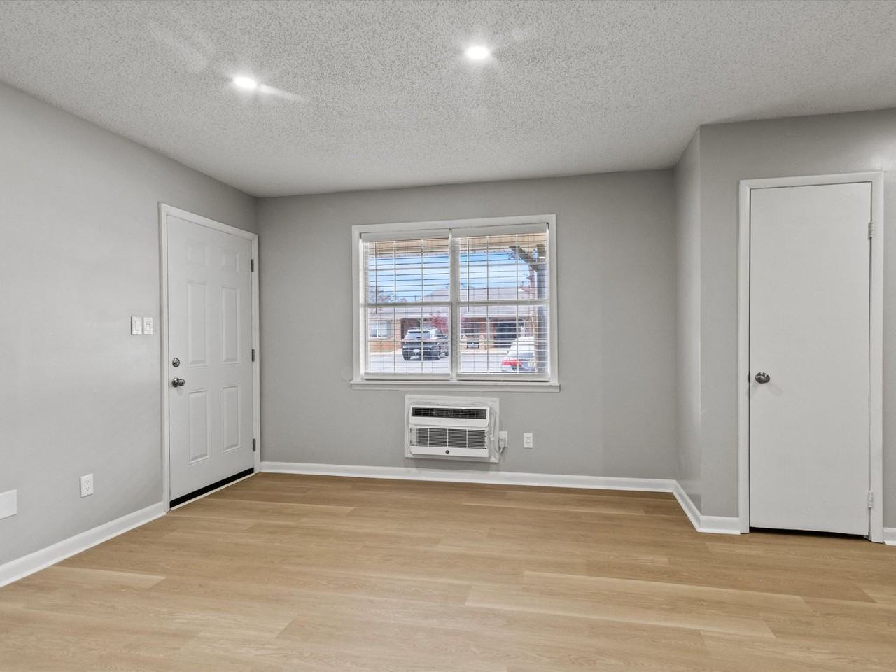 501 Swan Dr #708 - Photo 3 of 33