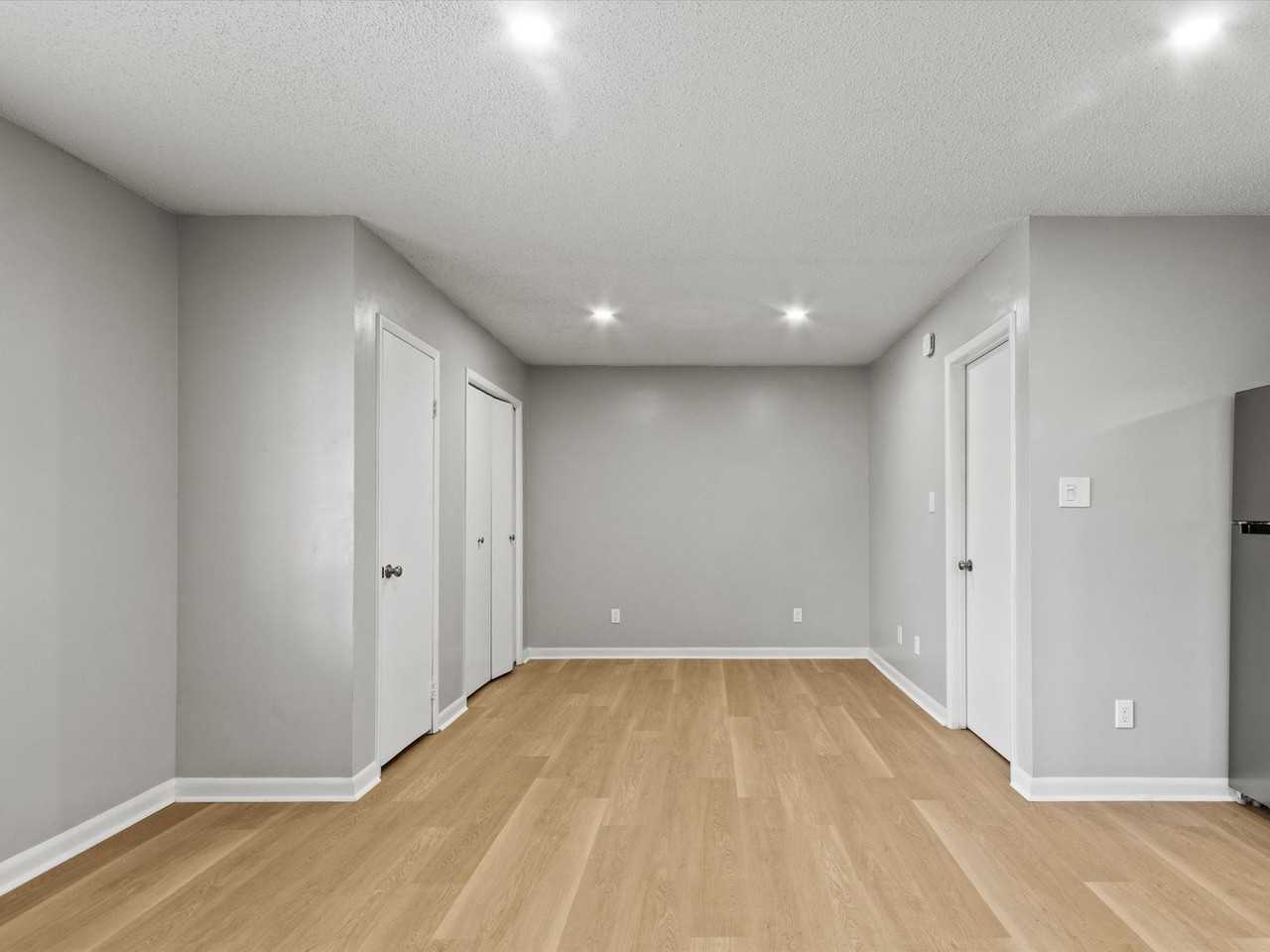 501 Swan Dr #805 - Photo 4 of 33