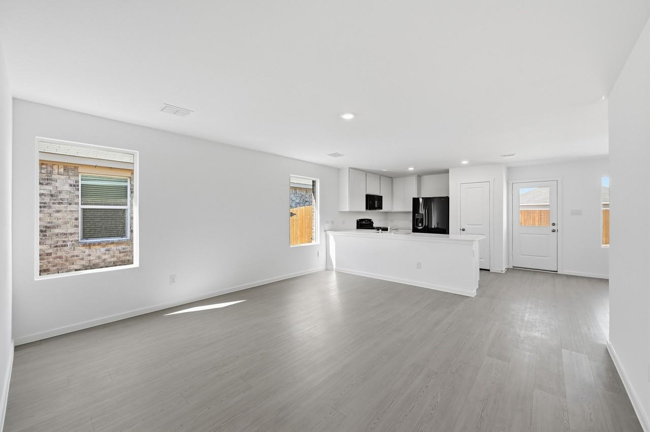 1034 Neyland Dr #1 - Photo 2 of 41